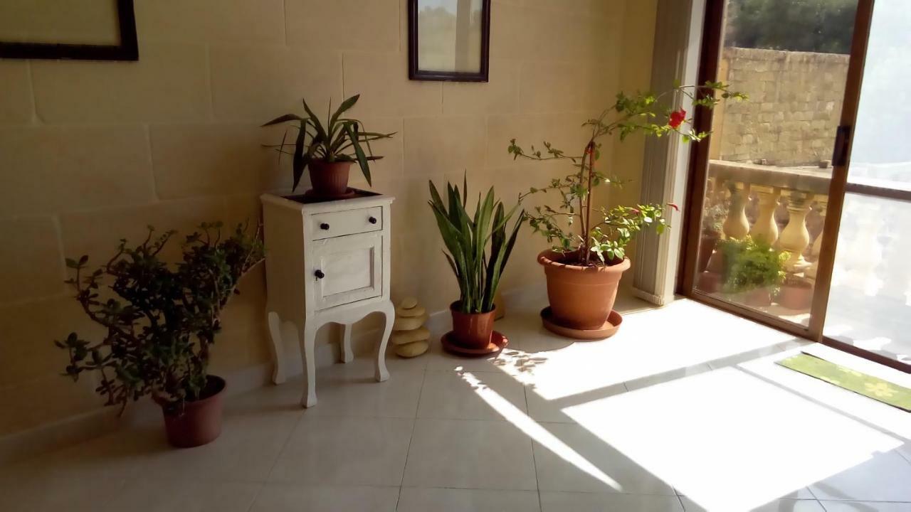 Rubis Apartment วิกตอเรีย ภายนอก รูปภาพ